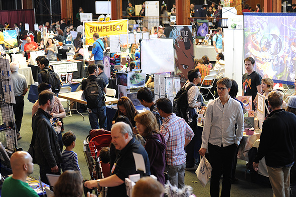 Image du hall des exposants de l'APE 2013