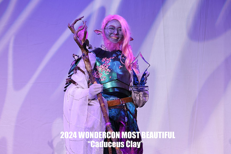 Ganadora del premio WonderCon 2024 Masquerade Most Beautiful.