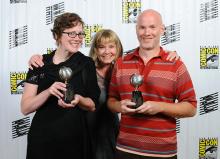 Colleen Coover, Allison Baker, at Paul Tobin sa 2013 Eisner Awards.Larawan ni Tony Amat © 2013 SDCC