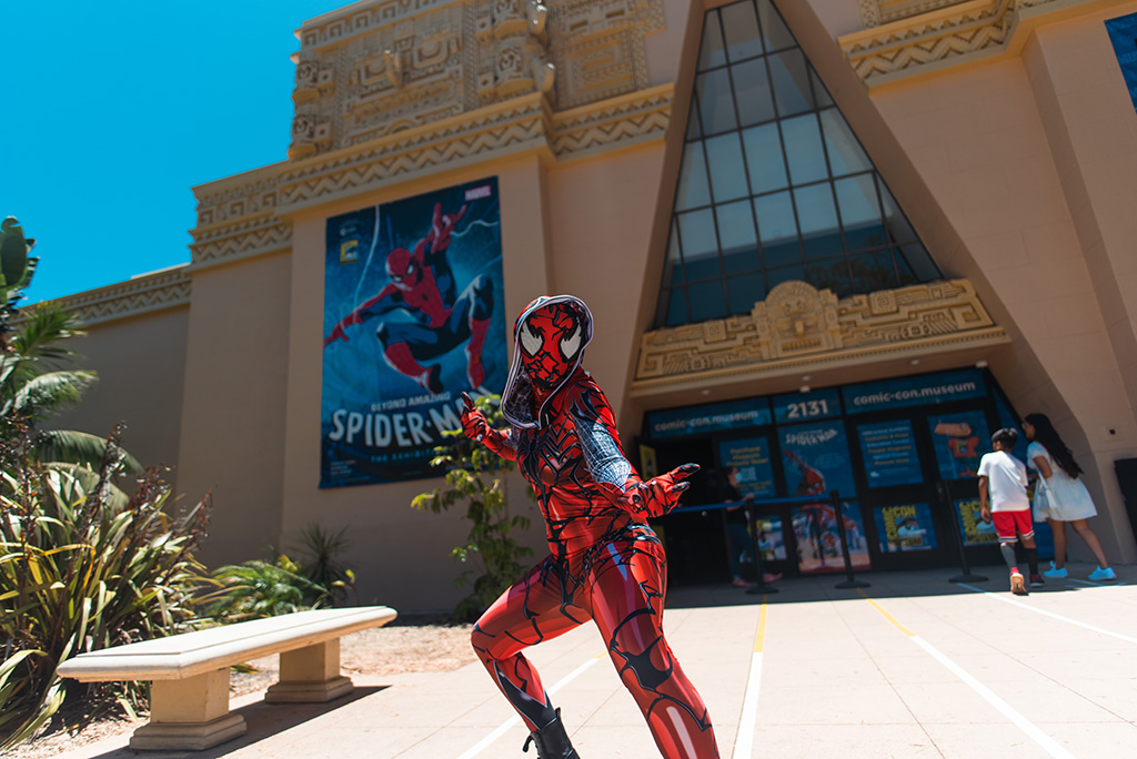 Extérieur du musée du Comic-Con.